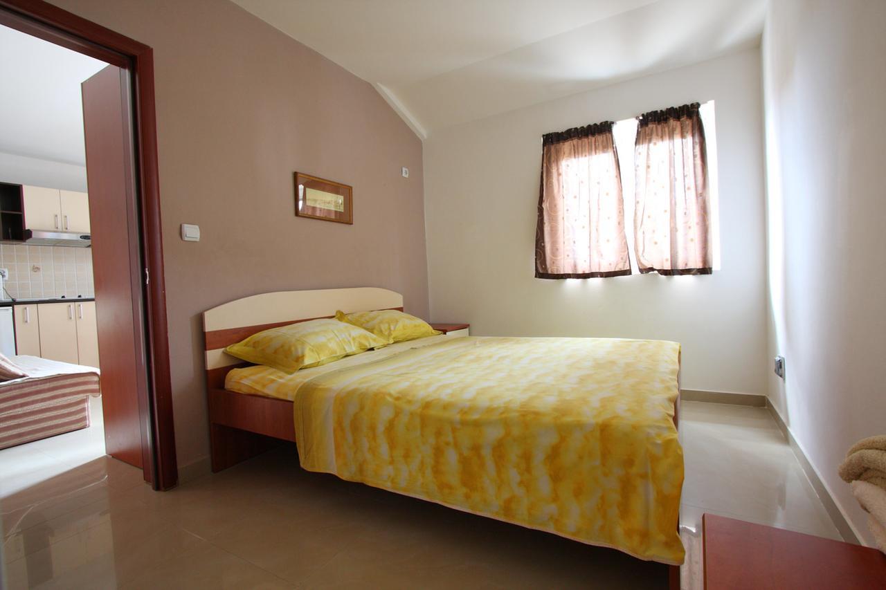 Apartmani Irena Petrovac エクステリア 写真